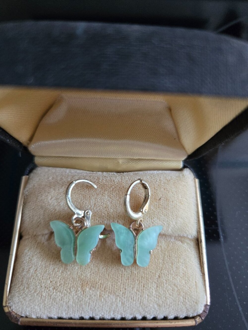 Jade green butterfly pierced earrings